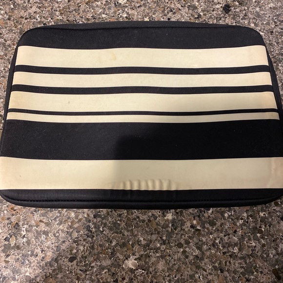 Kate Spade Laptop Case - Picture 2 of 2